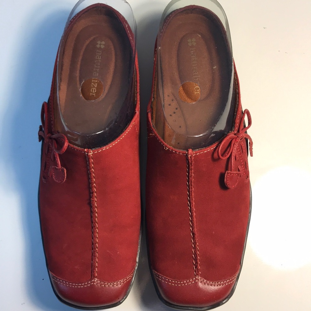 Naturalized slides in red 6m